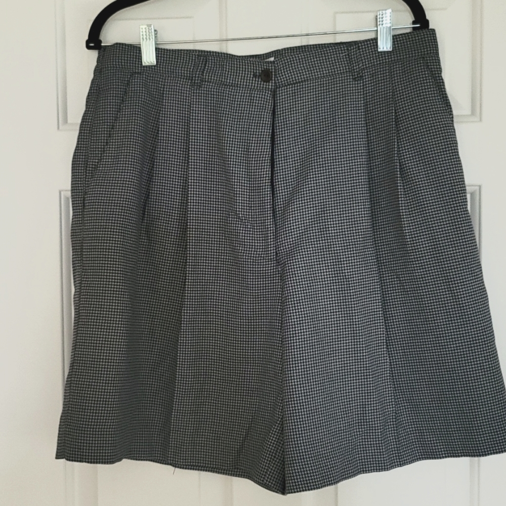 Ladies shorts NWOT